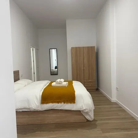 Zona 1 Justo Al Lado De Laestacion De Tren Y Bus Maria Zambrano * マラガ